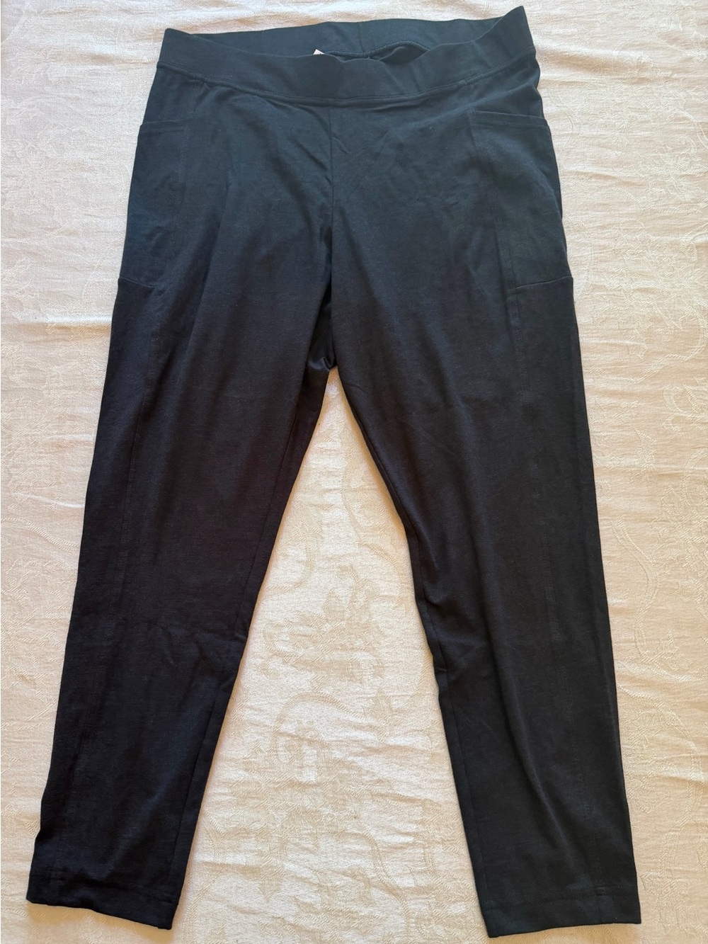 Old Navy Women's High-Waisted Fashion Layering 7/8 Legging Pockets Black Size XL